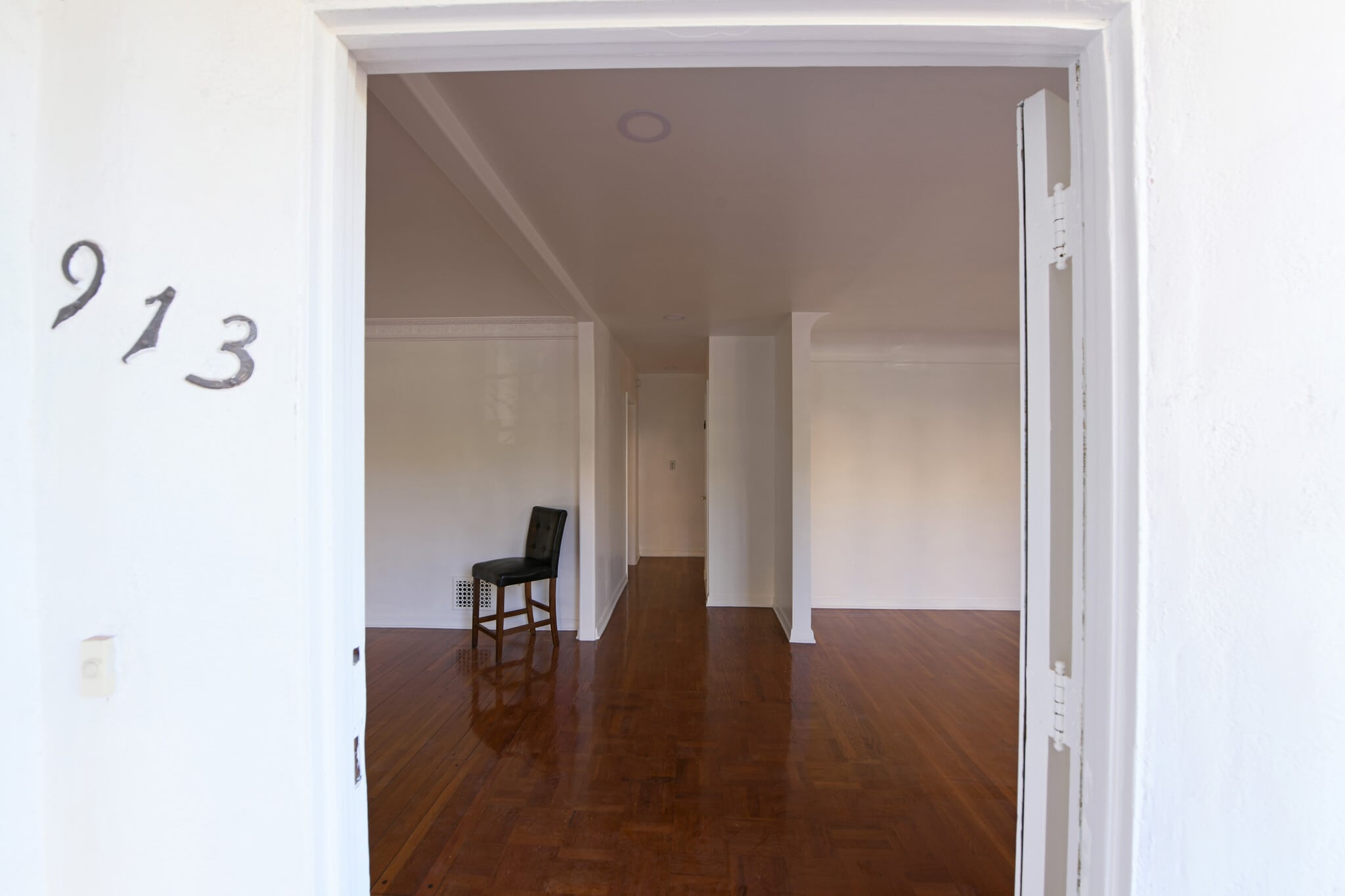 Building Photo - 913 Le Doux Rd