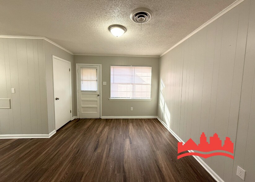 Building Photo - 4061 Mossville St