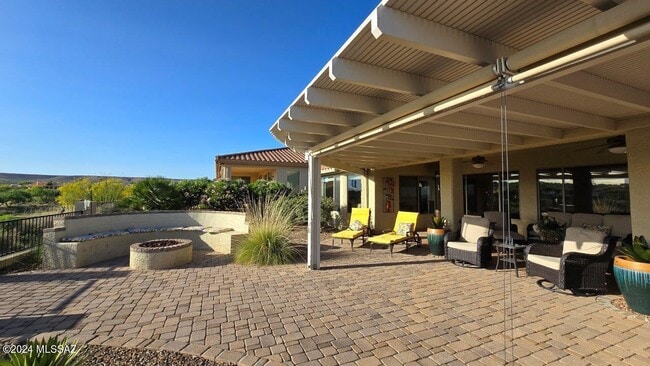 Building Photo - 37796 S Golf Course Dr