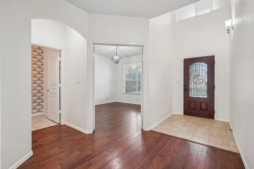 Entryway - 27458 Camino Tower