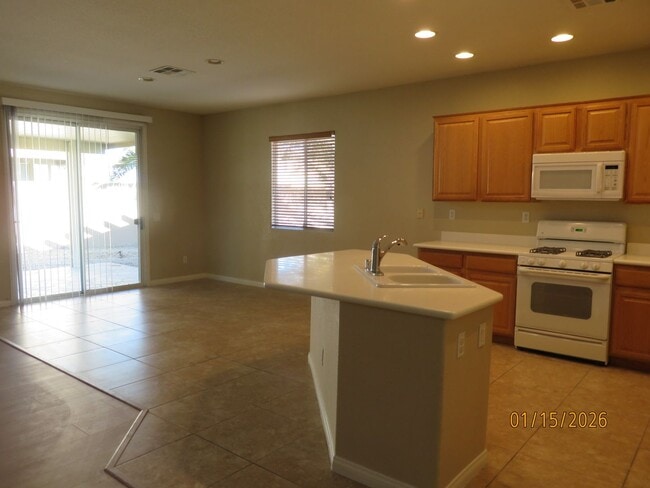 Building Photo - Very Nice One-Story Home