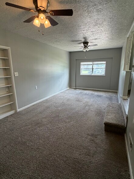 Building Photo - 740 Highland Pky