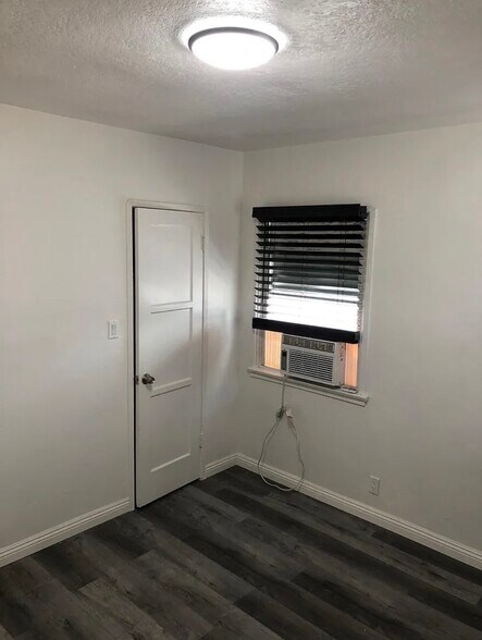 Building Photo - 1854 Garvey Ave