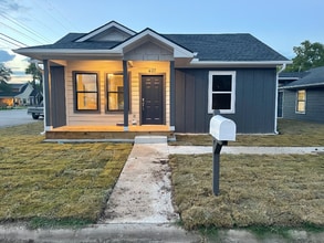 Building Photo - 407 E Houston St