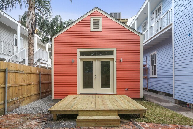 Building Photo - 1832 Baronne St