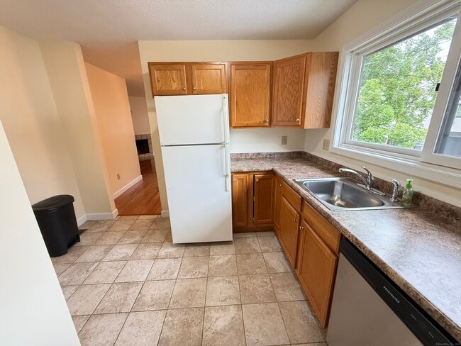 Building Photo - 27 Crows Nest Ln
