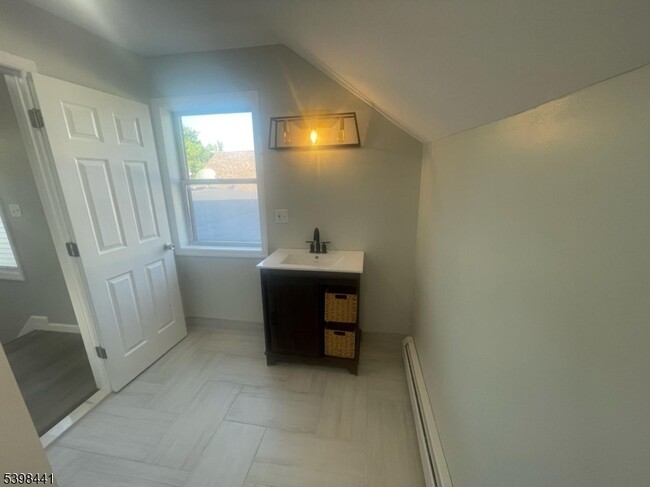 Building Photo - 160 12th Ave