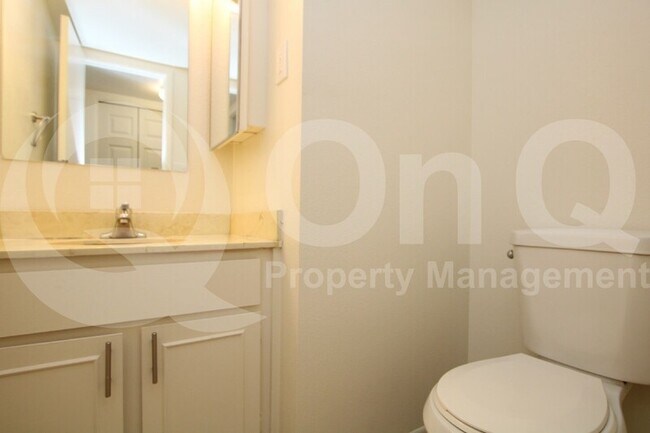 Building Photo - 6134 N 30th Ave