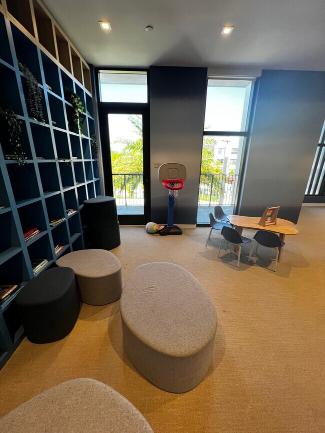 Building Photo - 670 W 74th Pl