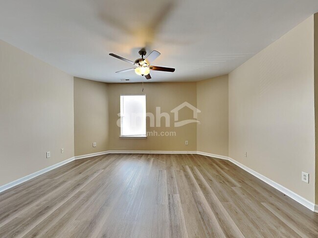 Building Photo - 533 Wrayhill Dr