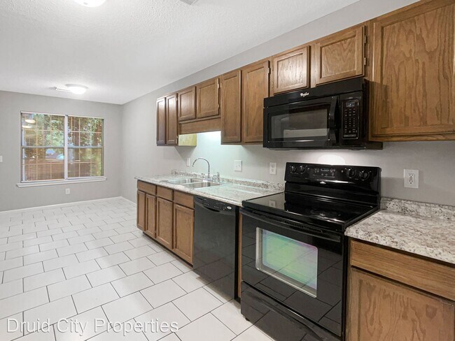 Building Photo - 3 br, 2 bath House - 1015 Mockingbird Lane