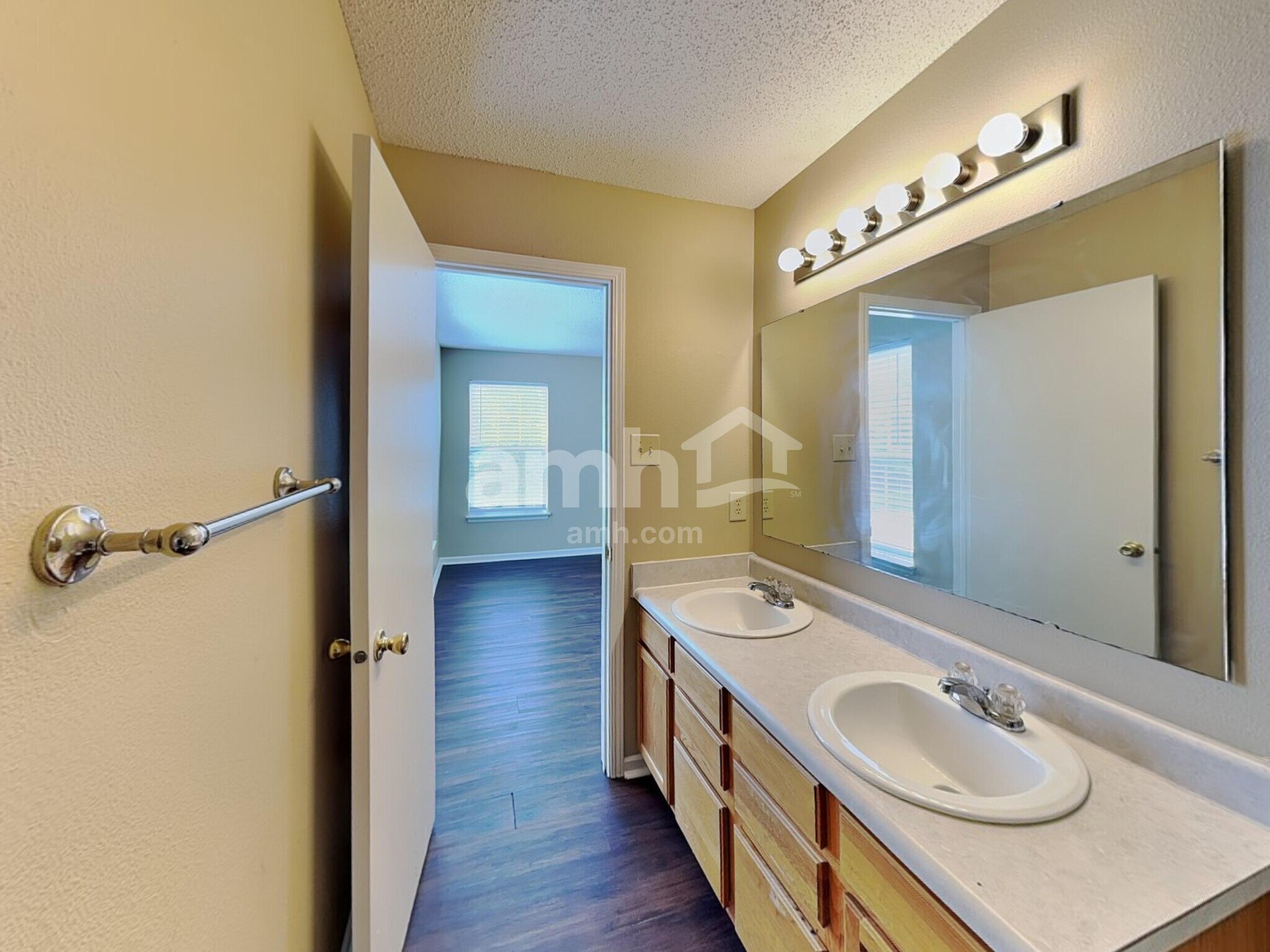 Building Photo - 2898 Hearthside Dr
