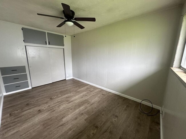 Building Photo - 507 S Connor Ave