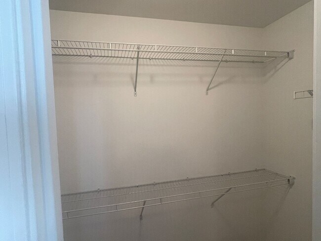 Building Photo - September 2nd - This 2 Bedroom 1 Bath Dupl...
