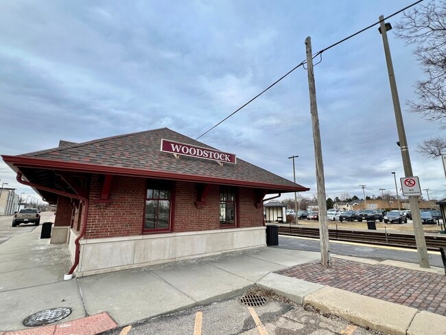 Building Photo - 216 E South St