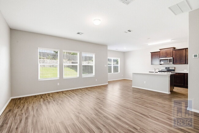 Building Photo - 108 Wind Flower Ln