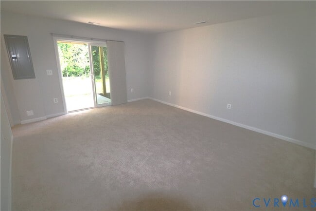 Building Photo - 419 Burden Dr