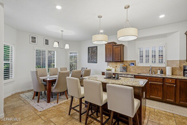 Building Photo - 7417 Gulf Creek Dr