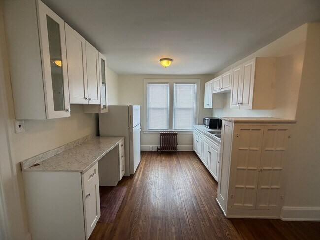 Building Photo - 6611 Kennedy Ave