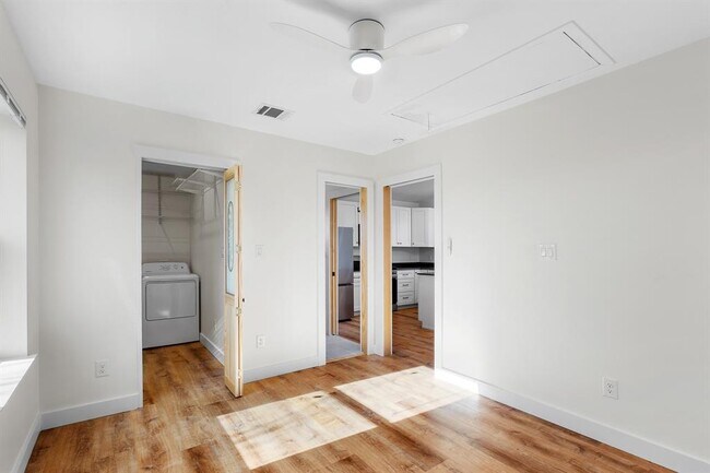 Building Photo - 807 Keasbey St