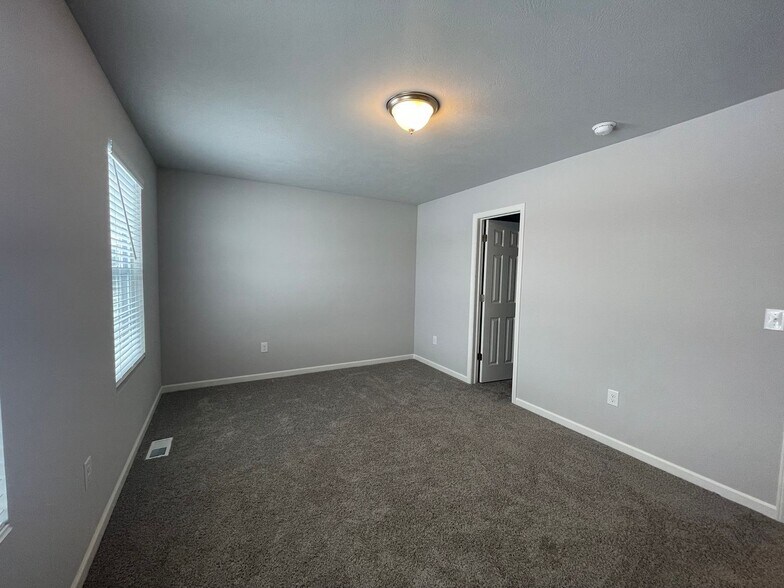 Building Photo - 10355 Craven Wy