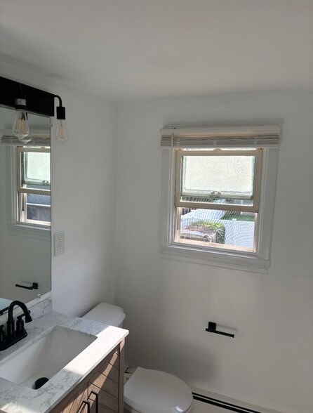 Building Photo - 68 Winges Ave