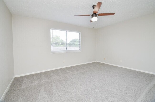Building Photo - 22118 Fincastle Dr
