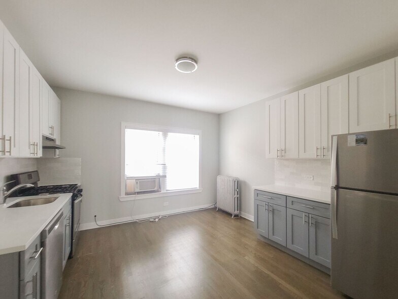 Building Photo - 5137 N Wolcott Ave
