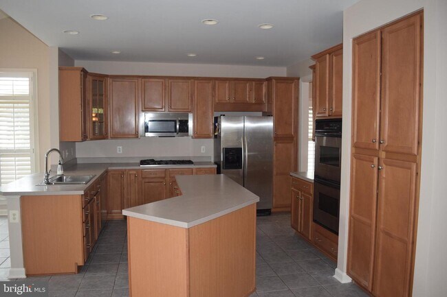 Building Photo - 8315 Kinsley Mill Pl