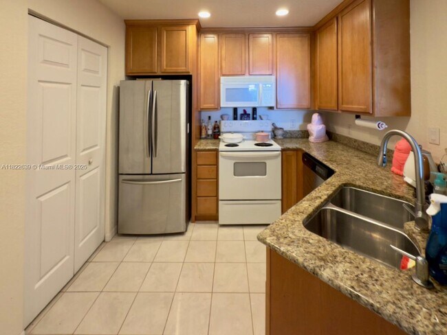 Building Photo - 1801 N Flagler Dr
