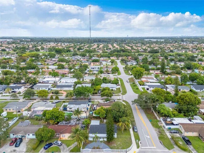 Building Photo - 1041 NW 199th St