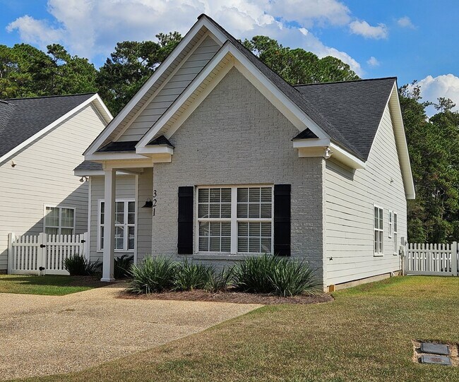 Building Photo - 321 Summercreek Cove
