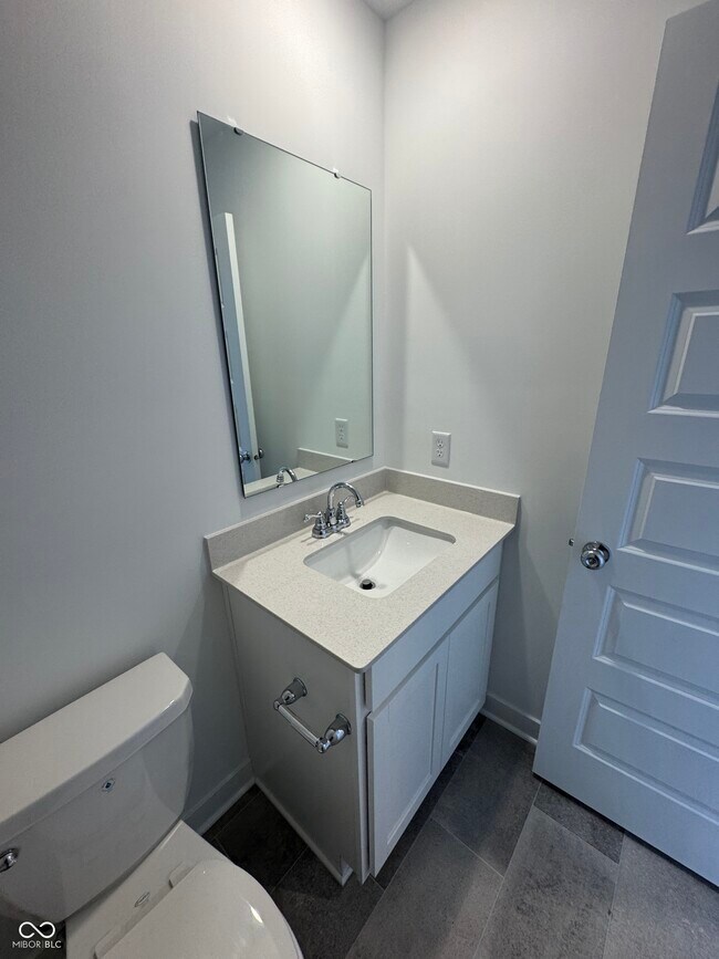 Building Photo - 2945 Grand Rdg Dr