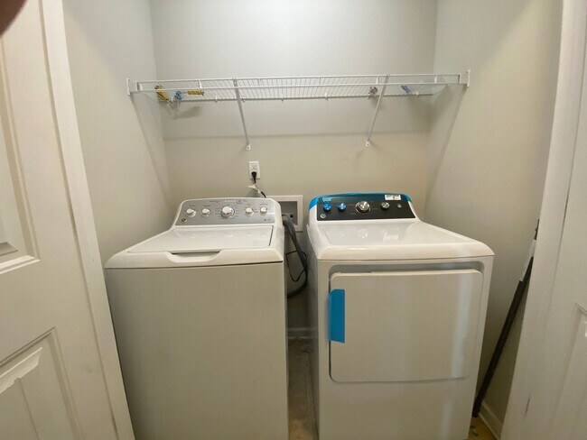 Building Photo - **Charming 3/2.5 Townhome in Clayton**