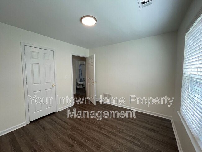 Building Photo - 2780 Silver Hill Terrace SE