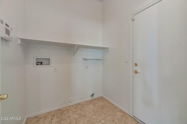 Building Photo - 2607 E Anderson Dr