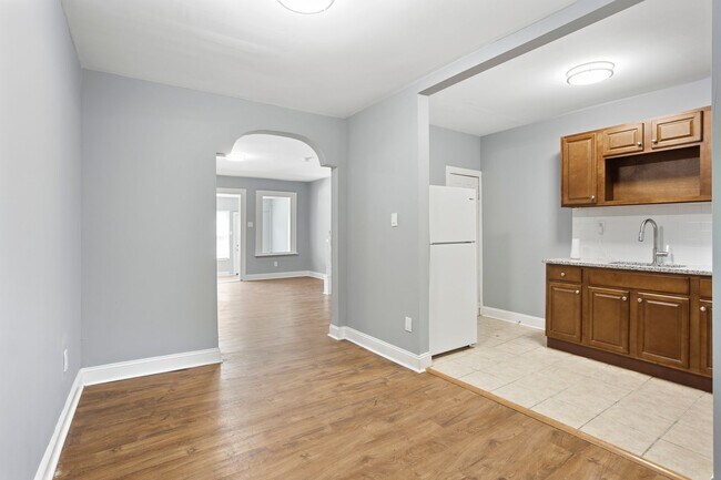 Building Photo - 5211 Litchfield St
