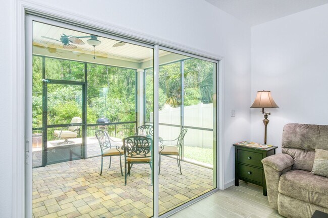 Building Photo - Beautiful 2 Bedroom, 2 Bathroom Home in St. Augustine Lakes