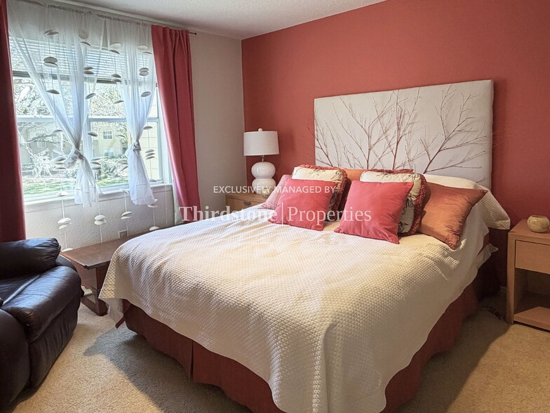 Building Photo - 11 Arbor Club Dr