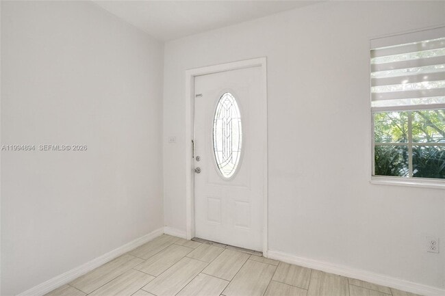 Building Photo - 5401 SW 97th Ct