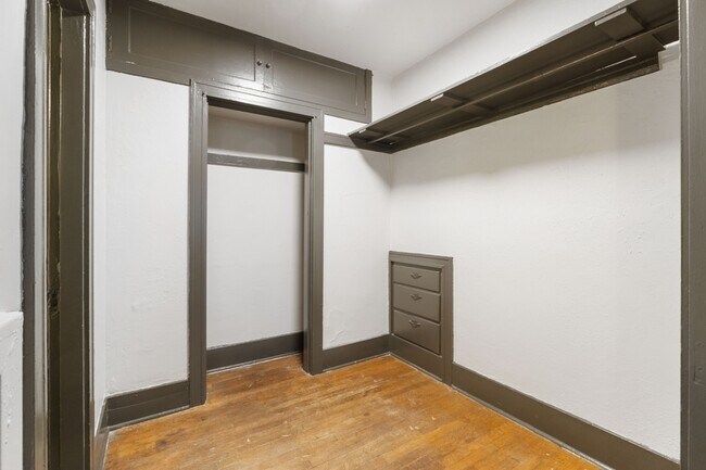 Building Photo - 16 N Broadway St