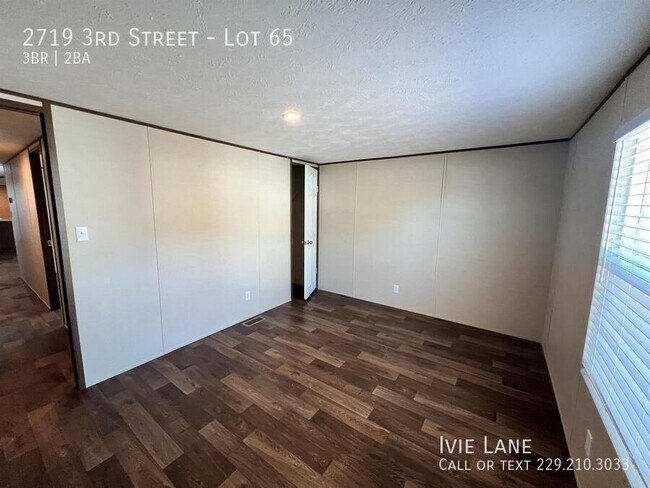 Building Photo - 2719 3rd St