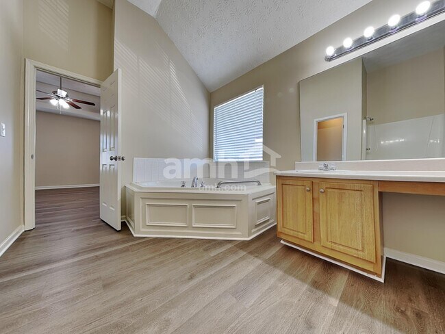 Building Photo - 705 Compton Ln