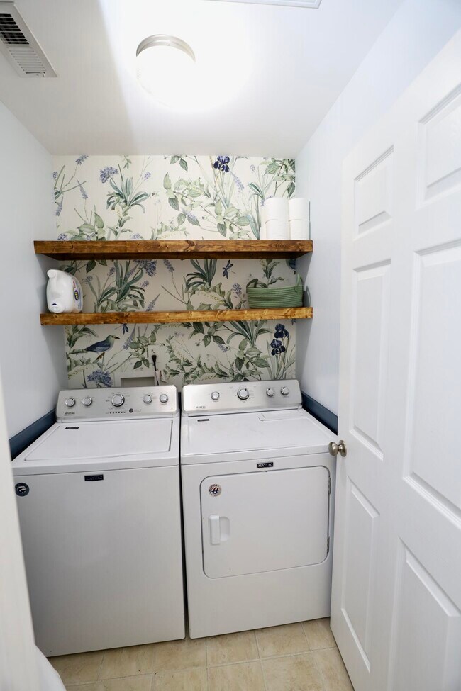 Building Photo - 1116 Waverly Pl Dr