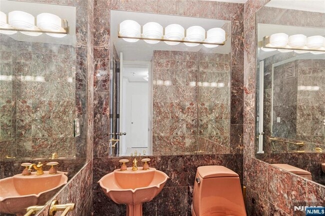 Building Photo - 7004 JFK Blvd E