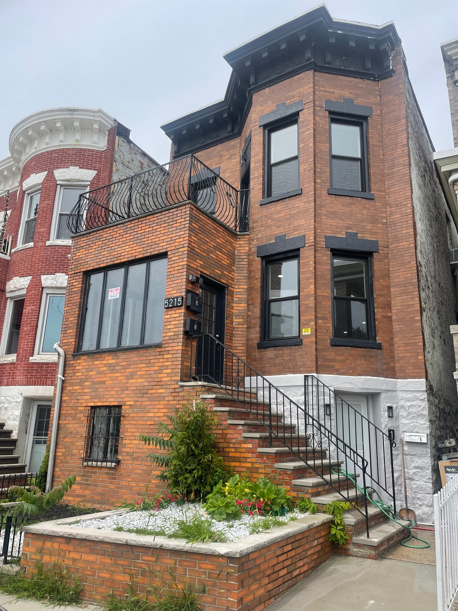 Building Photo - 5215 Boulevard E