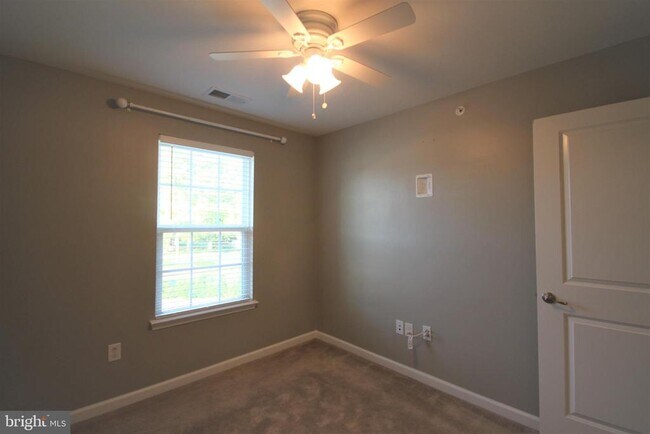 Building Photo - 228 Compass Dr