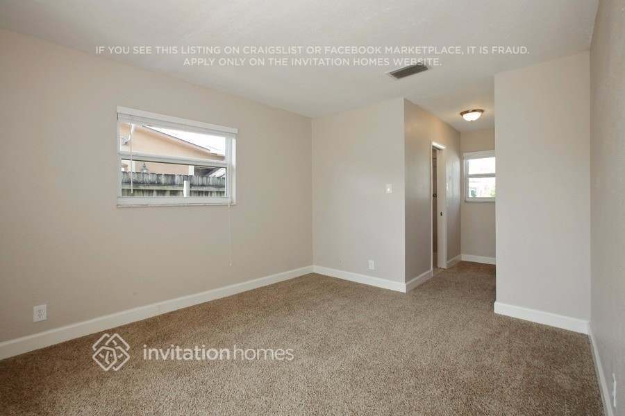 Building Photo - 272 NW 79th Terrace