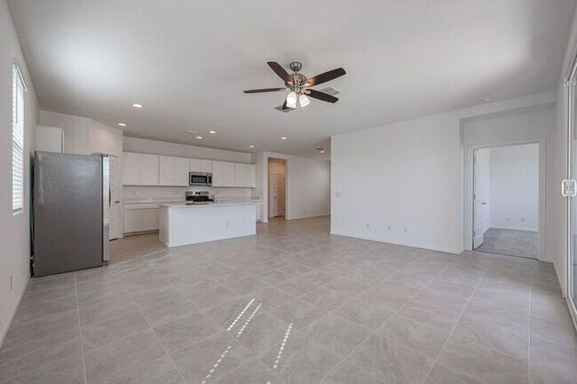 Building Photo - Alamar Living, 4 Bed, 3 Bath Rental!