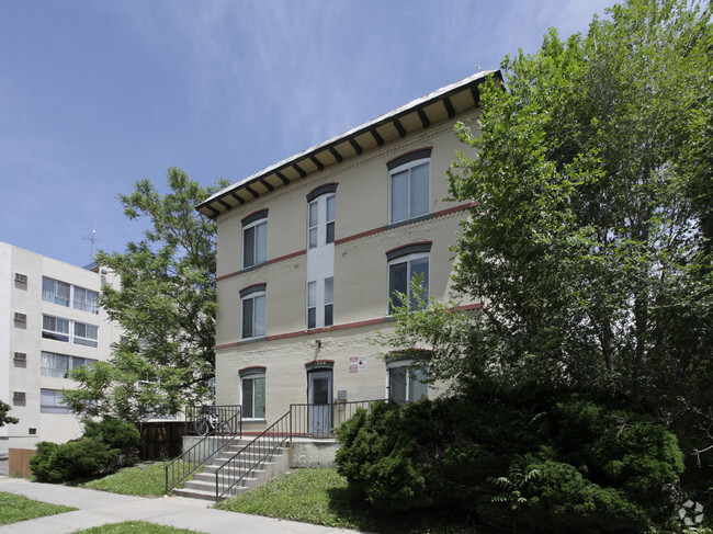 Primary Photo - Emerson Flats